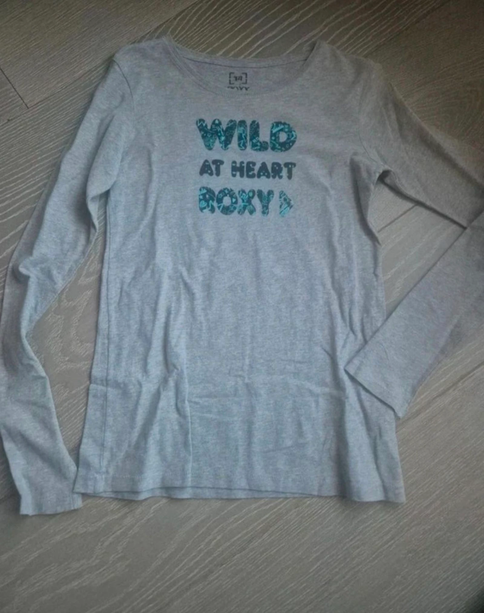 Camiseta gris manga larga. Roxy. Talla 14 años